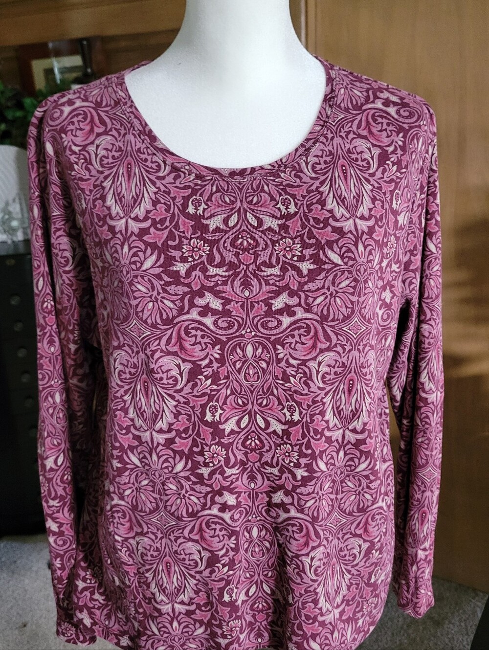Women's Pink Floral Paisley Long-Sleeve Top